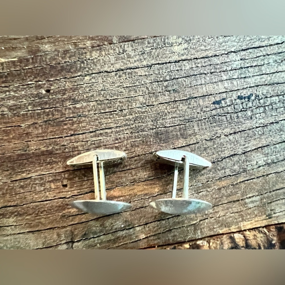 Silver Shell Cufflinks - Picture 3 of 4
